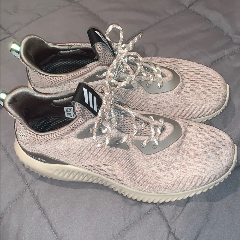 Womens adidas sneaker